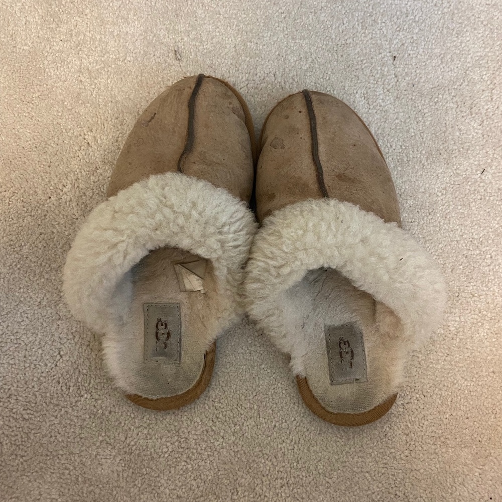 Ugg Slippers Size 6.5